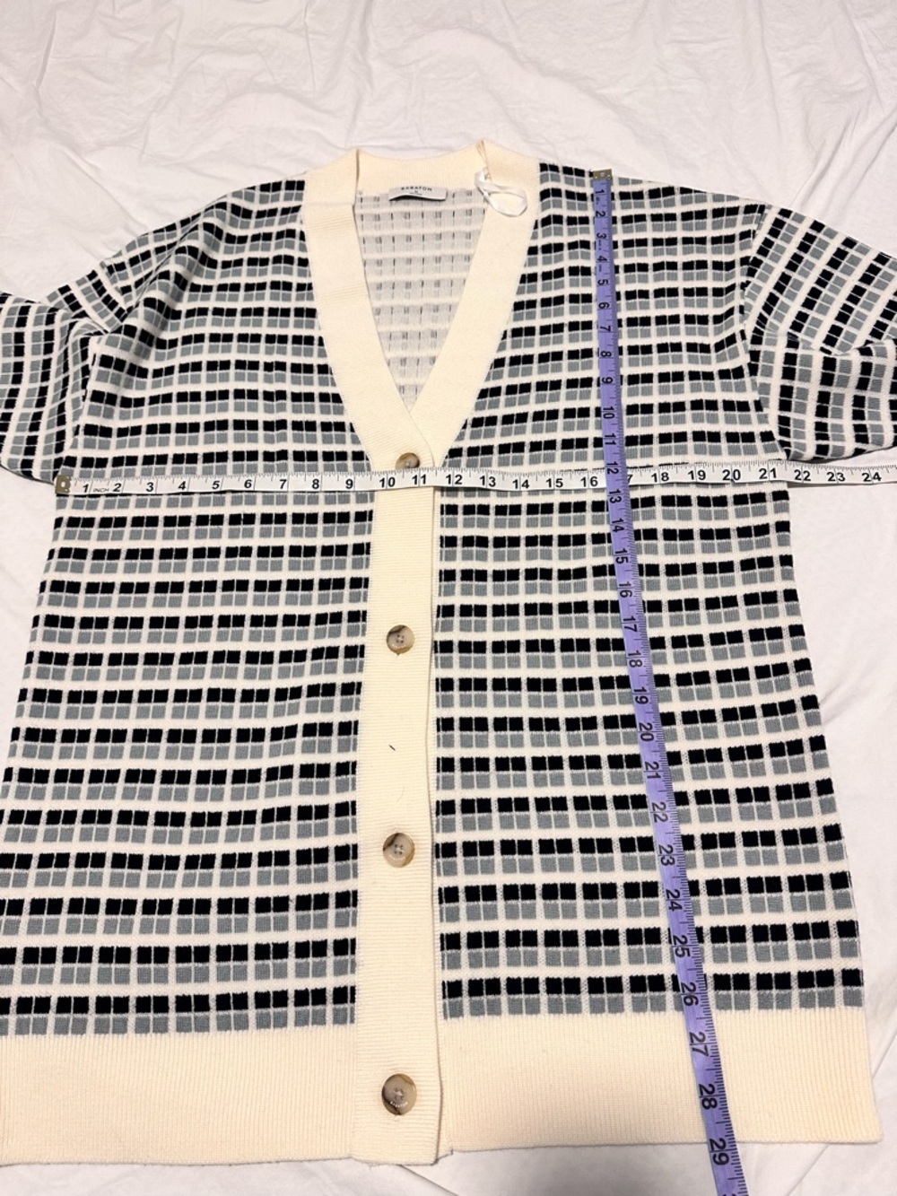 Aritzia Babaton Lacer Cardigan 100% Merino Wool Plaid V-Neck Button Sweater - Picture 7 of 7
